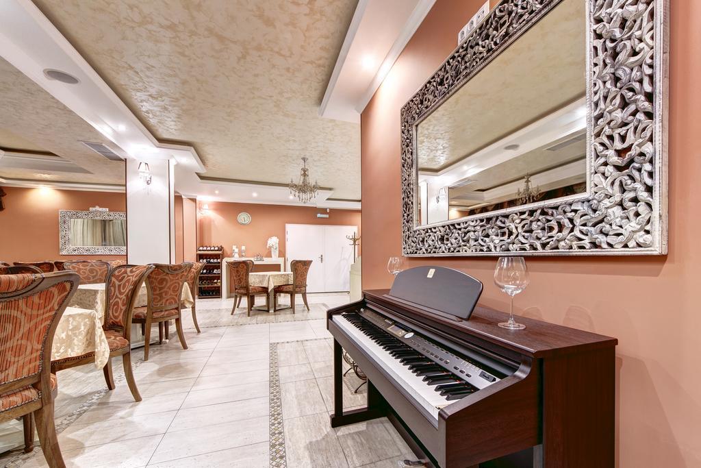 Boutique Hotel Diama Mratin Ngoại thất bức ảnh